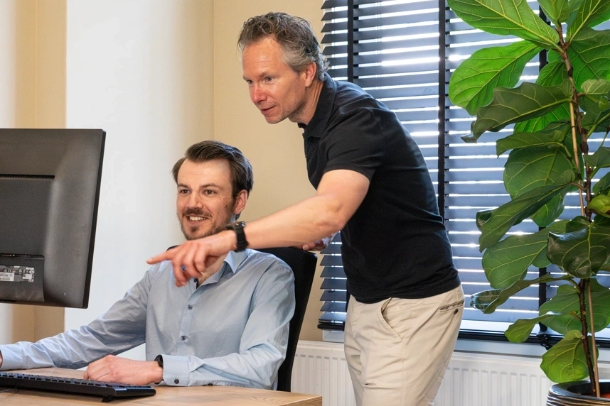 Medewerkers in overleg